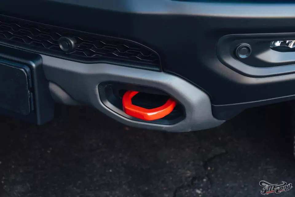 Подготовка RAM TRX для участия в MK Rally 2024: установка тормозной системы Brembo, окрас суппортов, оснащение кузова крышкой и дополнительной розеткой